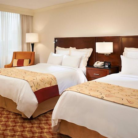 Indianapolis Marriott East Hotel Екстериор снимка