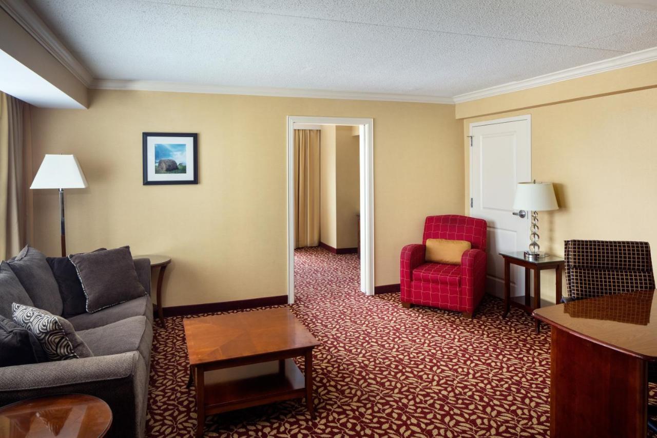 Indianapolis Marriott East Hotel Екстериор снимка