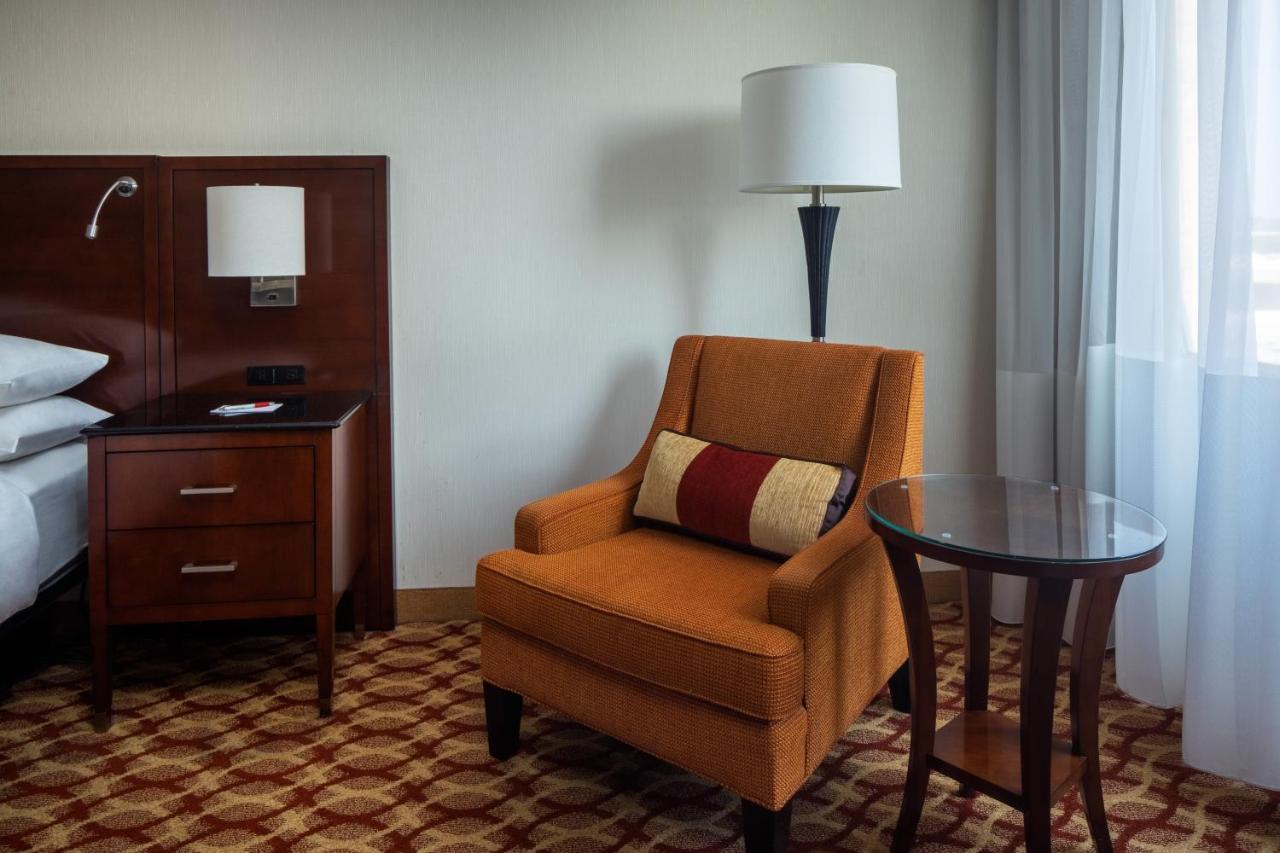 Indianapolis Marriott East Hotel Екстериор снимка