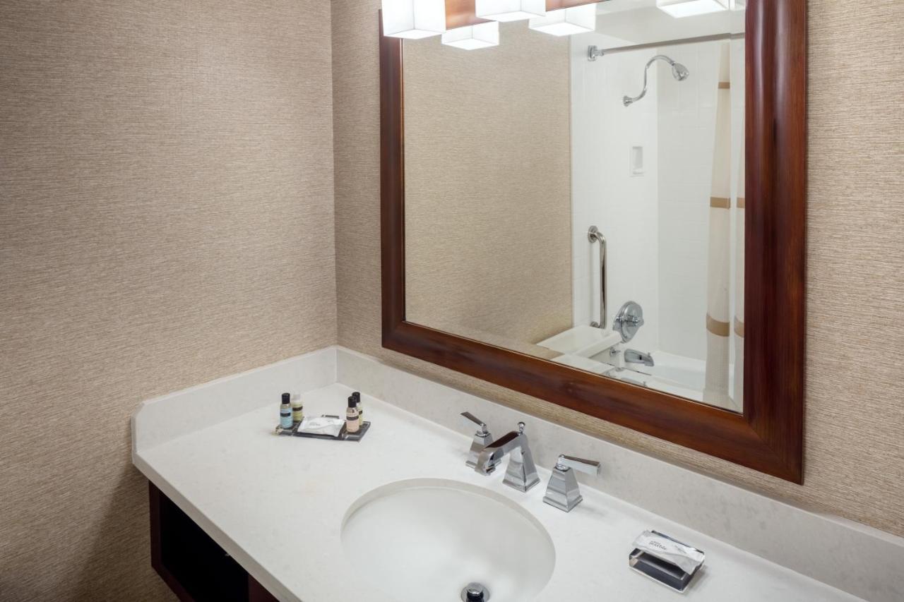 Indianapolis Marriott East Hotel Екстериор снимка