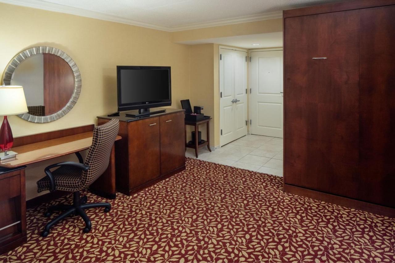 Indianapolis Marriott East Hotel Екстериор снимка