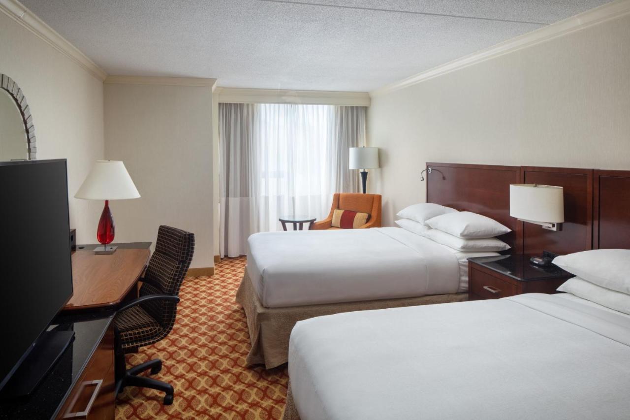 Indianapolis Marriott East Hotel Екстериор снимка