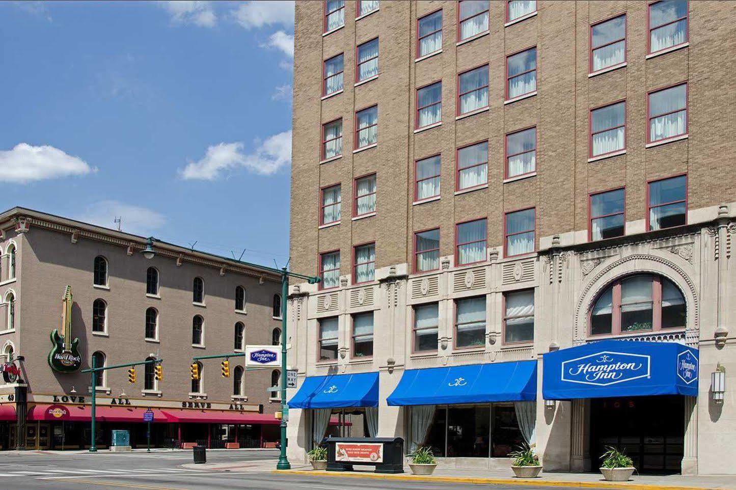 Indianapolis Marriott East Hotel Екстериор снимка