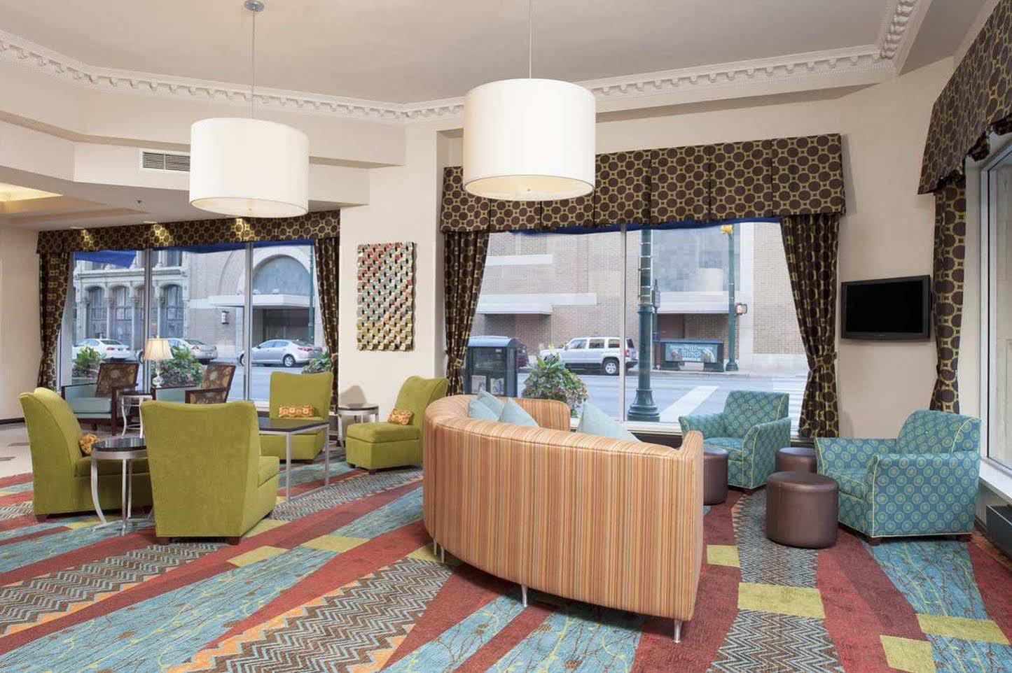 Indianapolis Marriott East Hotel Екстериор снимка