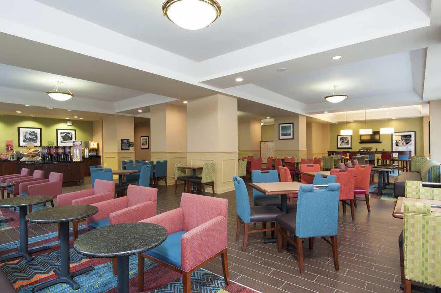Indianapolis Marriott East Hotel Екстериор снимка