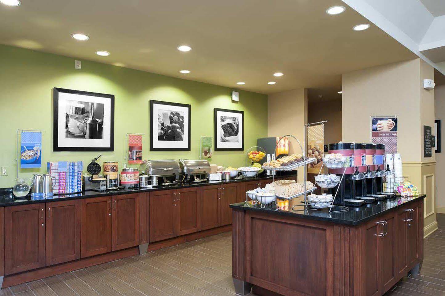 Indianapolis Marriott East Hotel Екстериор снимка