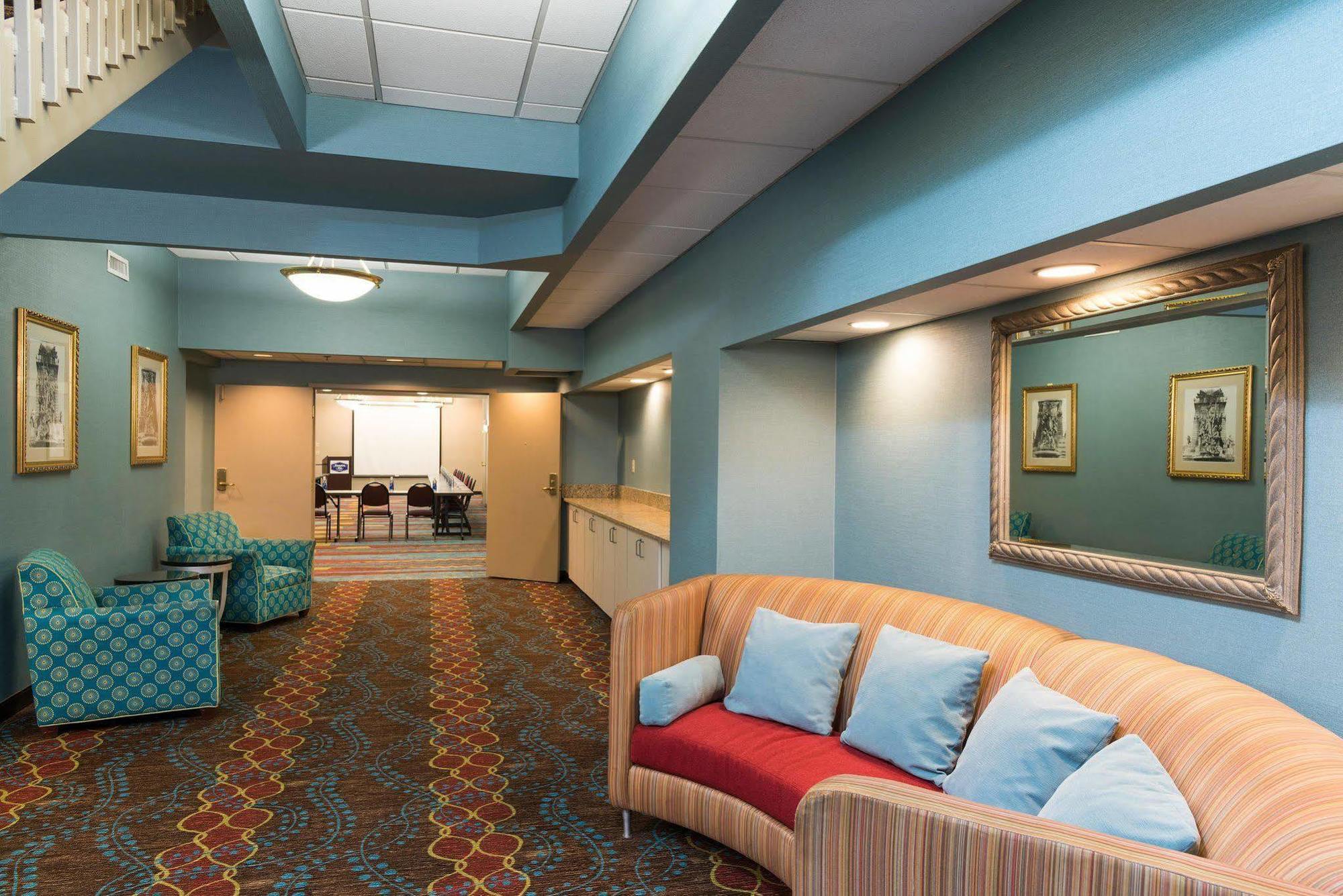 Indianapolis Marriott East Hotel Екстериор снимка