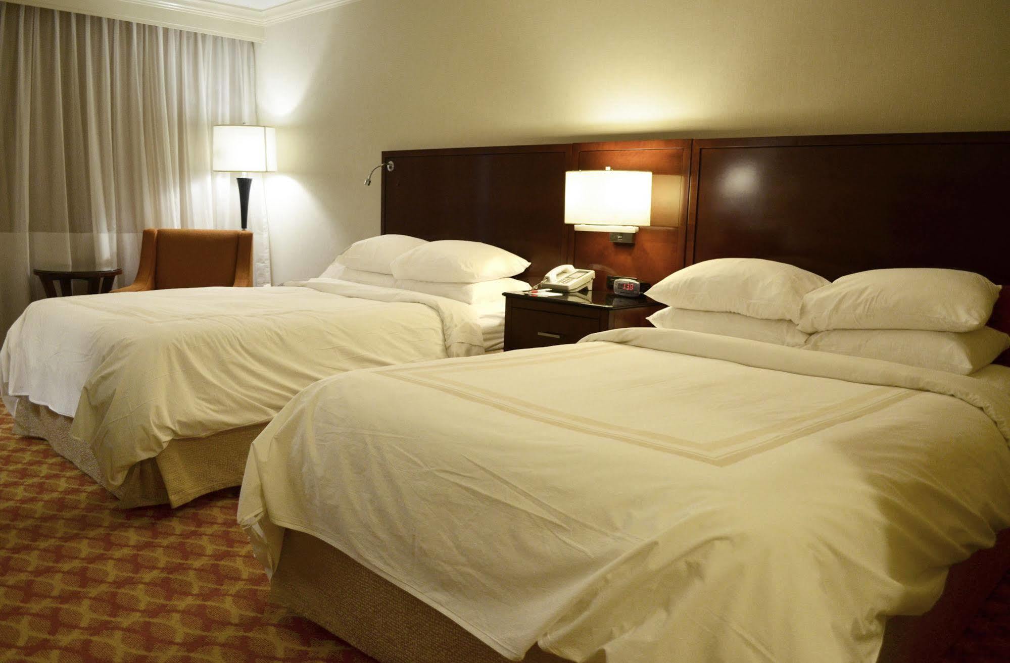 Indianapolis Marriott East Hotel Екстериор снимка